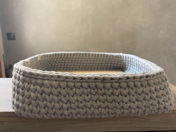 Καλάθι πλεκτό χειροποίητο σε γκρι χρώμα με ξύλινο πάτο - 2