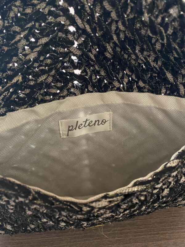 Τσαντάκι χειρός πλεκτό σε γκρι και ασημί χρώμα - 4