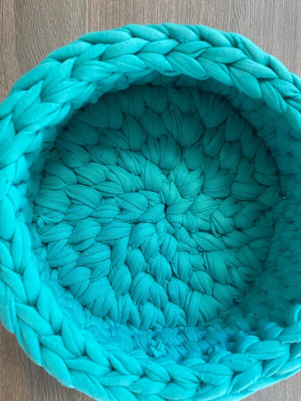 Καλάθι πλεκτό χειροποίητο σε τυρκουάζ - 2