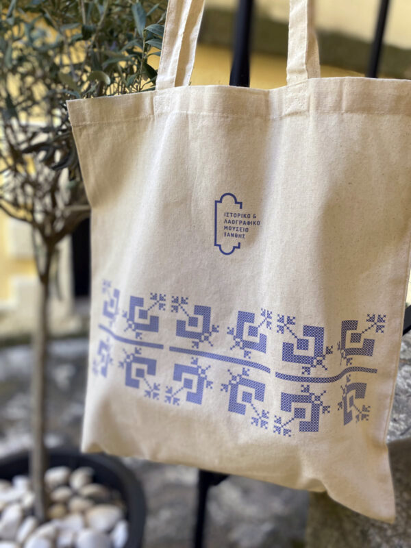 Tote bag με σχέδιο κέντημα (μπλε) - 1