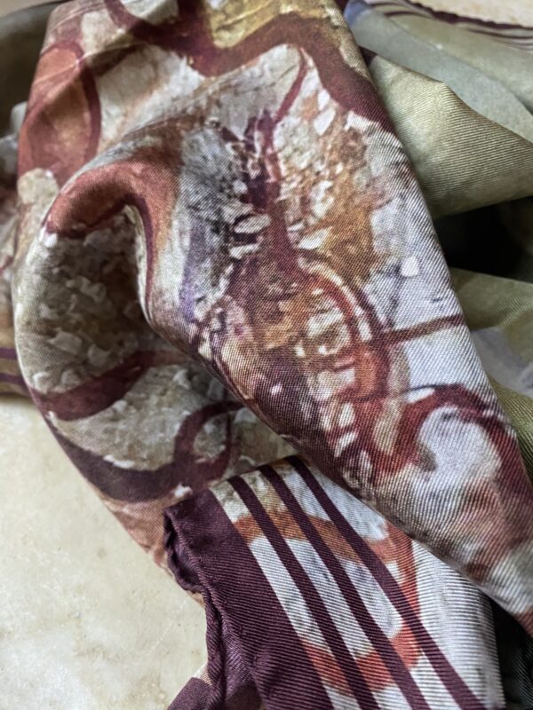 Φουλάρι 100% μετάξι με σχέδιο τοιχογραφίας του μουσείου - Κύμα - 3