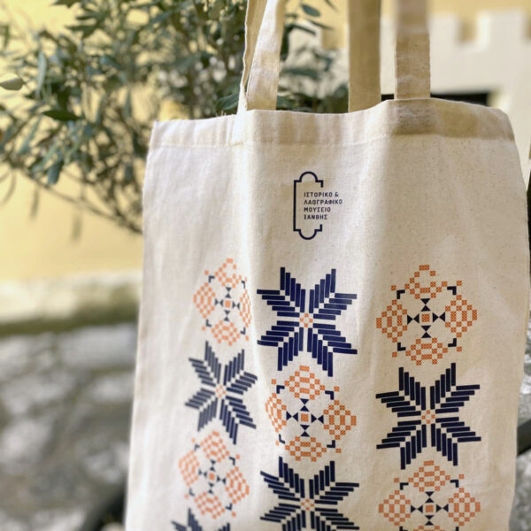 Tote bag με σχέδιο κέντημα (μπλε-πορτοκαλί)
