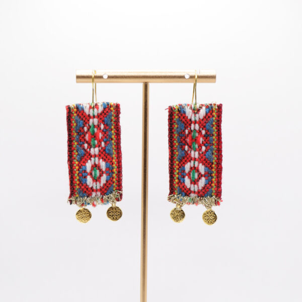 Χειροποίητα σκουλαρίκια εμπνευσμένα από φορεσιά της Θράκης